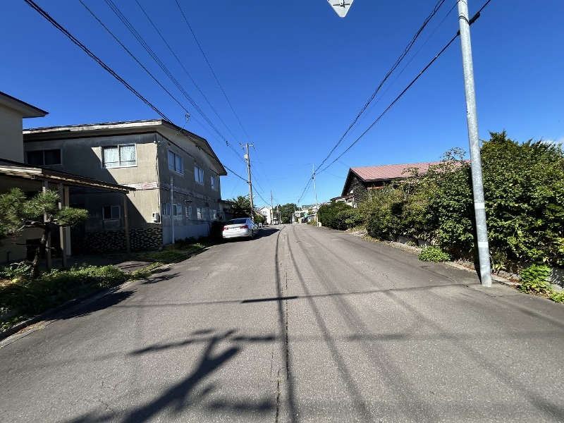 前面道路☆｜函館市上野町　中古一戸建て