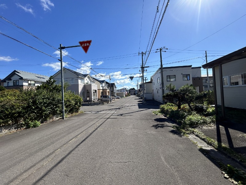 前面道路☆｜函館市上野町　中古一戸建て