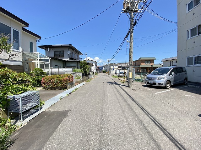 ロジェ湯川　５０１号室　前面道路☆